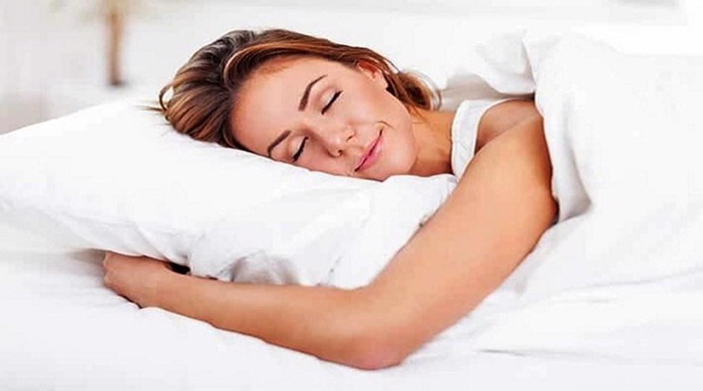 Cách giảm mỡ thừa hiệu quả là ngủ đủ giấc, đúng giờ, tránh thức khuya