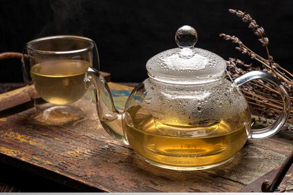 sử dụng trà thảo mộc đúng cách