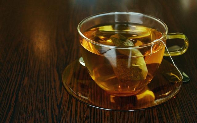 sử dựng trà thảo mộc an toàn