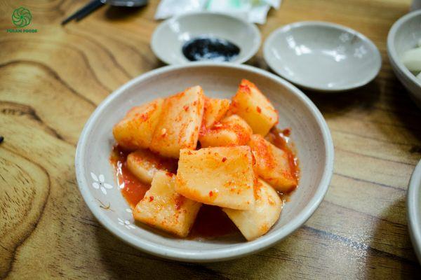 Kim chi củ cải Kkakdugi giòn ngon, chuẩn vị Hàn